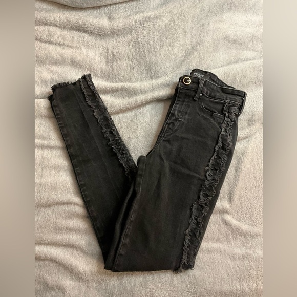 Guess 1981 Skinny High Black jeans size 26 - Picture 1 of 8